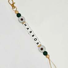 1个定制名字钥匙扣，硅胶珠定制钥匙扣礼品，背包钥匙扣，送给妈妈的礼物。色彩缤纷，可爱，萌趣，趣味十足，卡哇伊，千禧年风，时尚，男女皆宜，休闲百搭，可定制，个性化，独一无二，送给他的理想礼物，送给初中生、高中生、大学生、大一、大二、低年级学生的理想礼物，精致浪漫，实用时尚。