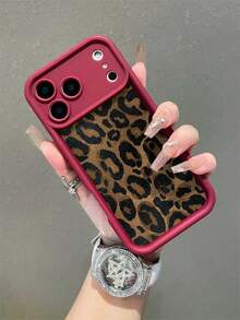 1 chiếc ốp lưng điện thoại TPU mềm chống sốc, in họa tiết da báo màu đỏ tía thời trang, tương thích với iPhone 17/17 Air/17 Pro/17 Pro Max/16/16 Plus/16 Pro/16 Pro Max/15/14 Plus/13/12/11 và S26/S26 Plus/S26 Ultra/S25/S25 Plus/S25 Ultra/S24/S23/S22/S21/A55/A15/A56/A52 [Phiên bản quốc tế, không phải nội địa] - Màu Đỏ Sâu - Xem 5