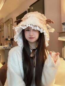 Chapéu de Pelúcia Fofo de Estilo Florestal de 1 Peça para Mulheres, com Chifres Simulados 3D de Alce e Orelhas Adoráveis, Acabamento Delicado de Renda, Boêmio Retrô Vintage Elegante e Moda de Rua, Material de Pele Sintética Macia, Faixa de Proteção para Ouvidos Grossa e Quente para Uso Diário em Casa, Lazer, Casual ao Ar Livre, Outono e Inverno