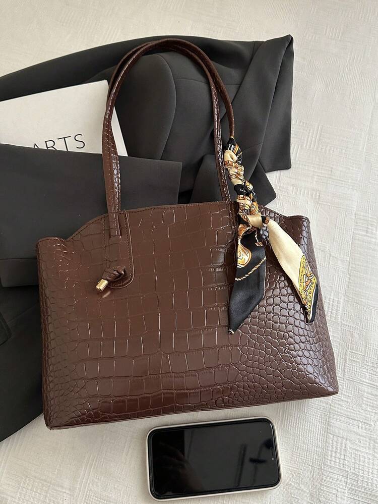 حقيبة كتف أنيقة ذات طبعة جلد التمساح الرجعية، مناسبة للنساء للذهاب إلى العمل والتنقل والسفر والتسوق - بني داكن - مشاهدة 2