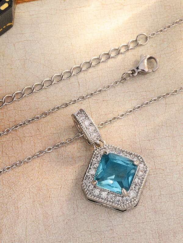 قلادة معلقة فاخرة على الطراز الفرنسي باللون الأزرق المائل إلى الخضرة للنساء