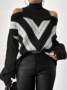 Suéter Plus Size com Gola Alta e Ombro a Ombro em Tricô com Detalhes em Patchwork em Cores Contrastantes