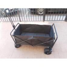 1 Carrito de jardín negro de metal resistente plegable y de uso múltiple, equipado con 4 ruedas todoterreno - Vehículo portátil para exteriores adecuado para jardinería, camping y playa, sin necesidad de montaje, gran espacio de almacenamiento, bolsillos laterales y asas ergonómicas, esencial para playas | Diseño plegable | Amplio espacio de almacenamiento, carrito de bebé para la playa, regalos para Año Nuevo y el Día del Padre