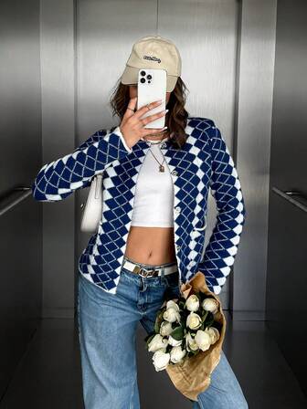 Autumn And Winter Urban Casual Women's Autumn And Winter Elegant Sweater Coat Autumn And Winter Women's Blue Plaid Colorblocking Pattern Coat Autumn And Winter Fashionable Comfortable Casual Versatile Simple Home Commuter Design Button Decoration Round Neck Long Sleeve Knitted Cardigan Women's Knitted Tops Sweater