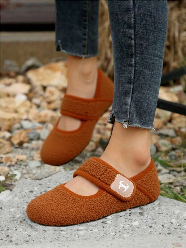Pantofole da casa di colore unito alla moda per donne, suola in morbida gomma, facili da trasportare e lavabili in lavatrice, adatte per tutte le stagioni, yoga, danza, viaggi e uso in hotel