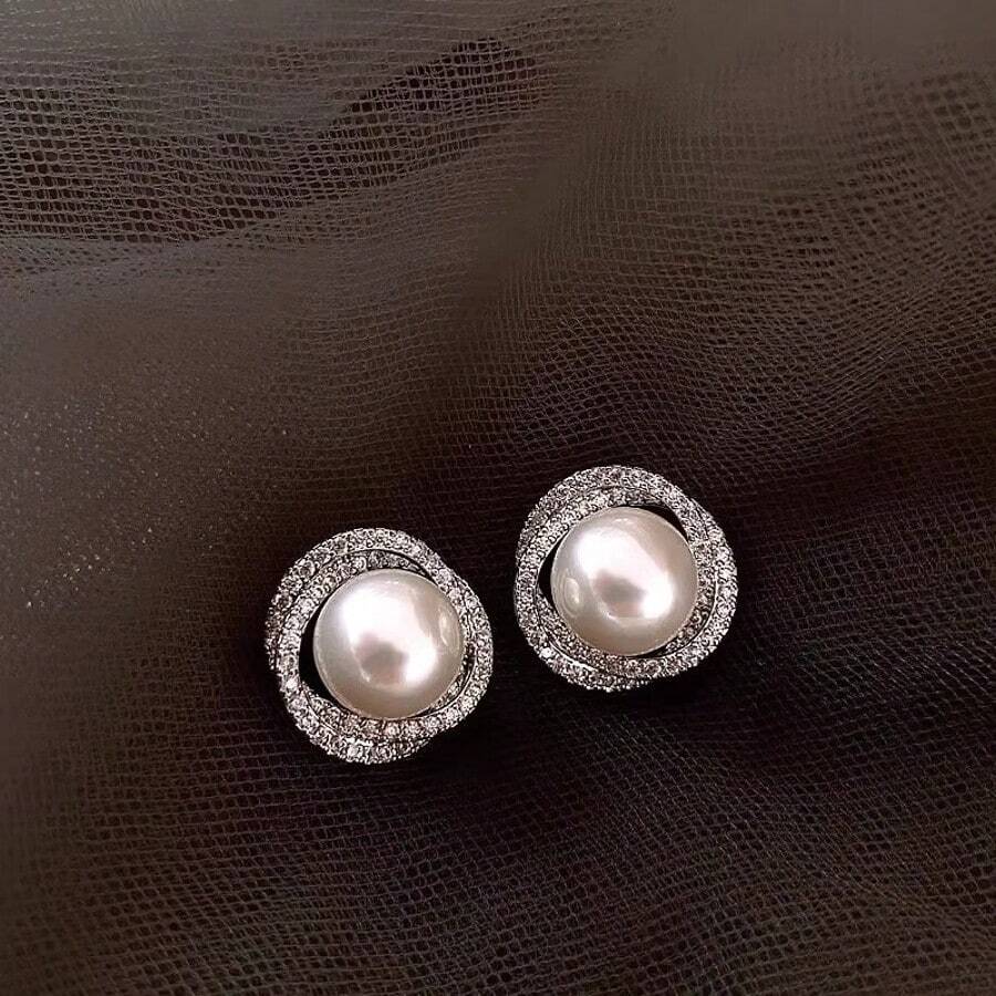 A Pair Of Full Diamond Pearl Earrings, French Niche Design High-End Earrings, A Must-Have For Fashionable Ladies, A Good Accessory For Chinese New Year, And An Ideal Gift For Friends - 圓形珍珠款 - 查看 1