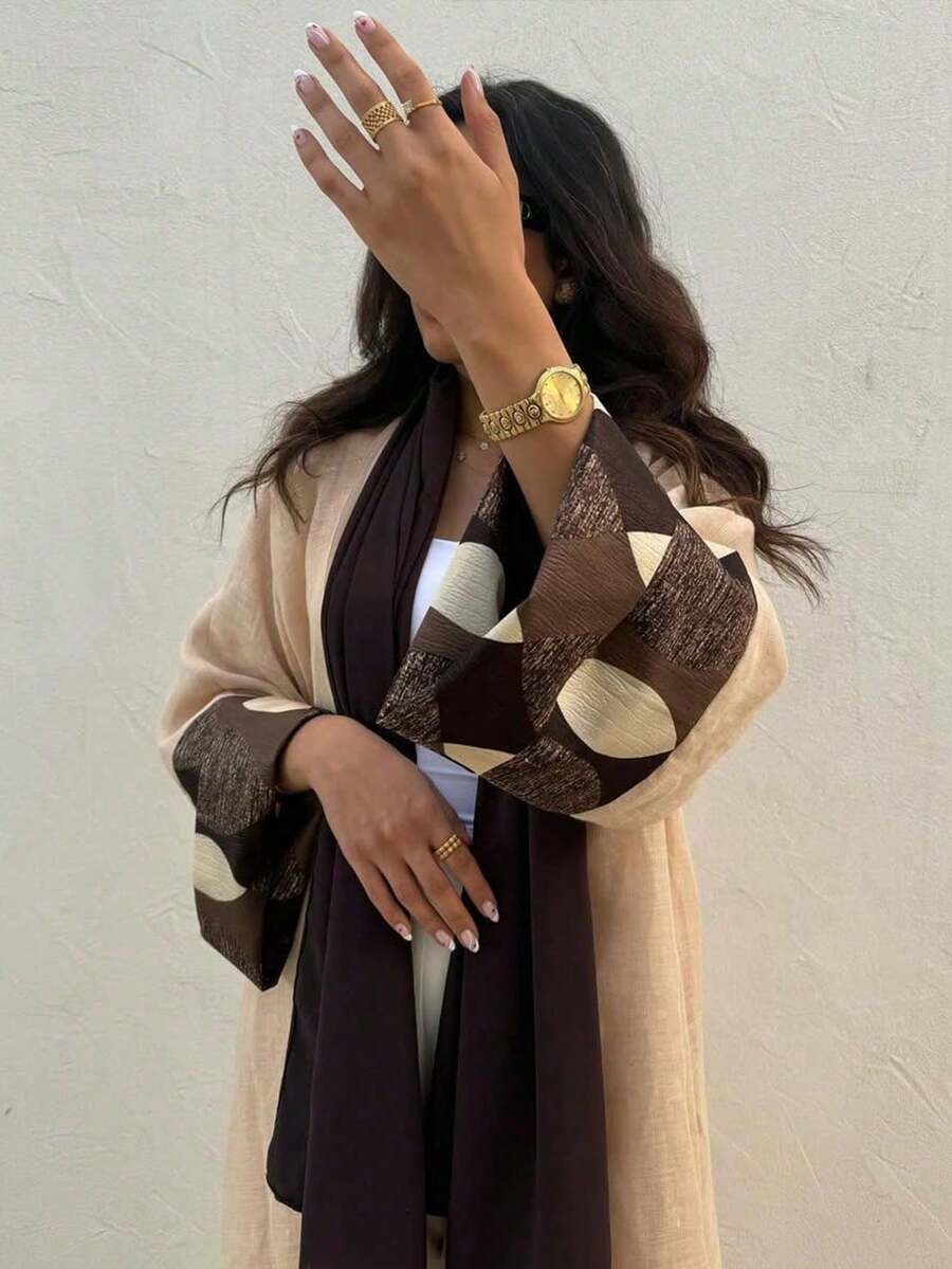 1件輕量透氣女款優雅經典幾何圖案印花拼接袖口長袍,展現優雅氣質,適合四季穿著與文化活動,亦適用於日常與正式場合,是各種聚會、節慶與旅行的理想選擇 - 卡其色 - 查看 1