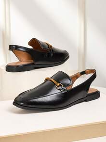 Schwarze quadratische Zehenkappe, einteiliger Metall-Schnallenschuh, lässiger modischer Slip-On Flachschuh, Cut-Out-Muster, vielseitig, geeignet für Outdoor Outfit in allen Jahreszeiten, Damen