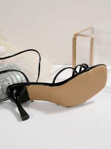 女士法式方头高跟鞋，夏季新款纤细高跟细带舒适露趾凉鞋，时尚百搭优雅，适合约会、旅行、通勤、商务场合。 - 黑色 - 查看 9