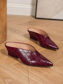 经典秋冬时尚尖头露跟粗跟穆勒鞋，优雅舒适，不对称鞋跟，适合度假、正式派对、休闲通勤，鳄鱼纹PU皮革女士酒红色高跟鞋 - 酒紅色 - 查看 7