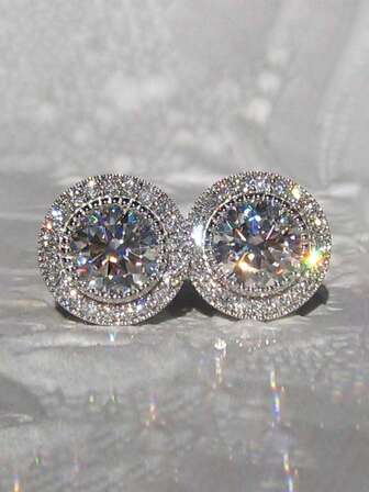 1对铜合金小巧简约圆形立方氧化锆耳钉，独特设计，适合日常佩戴