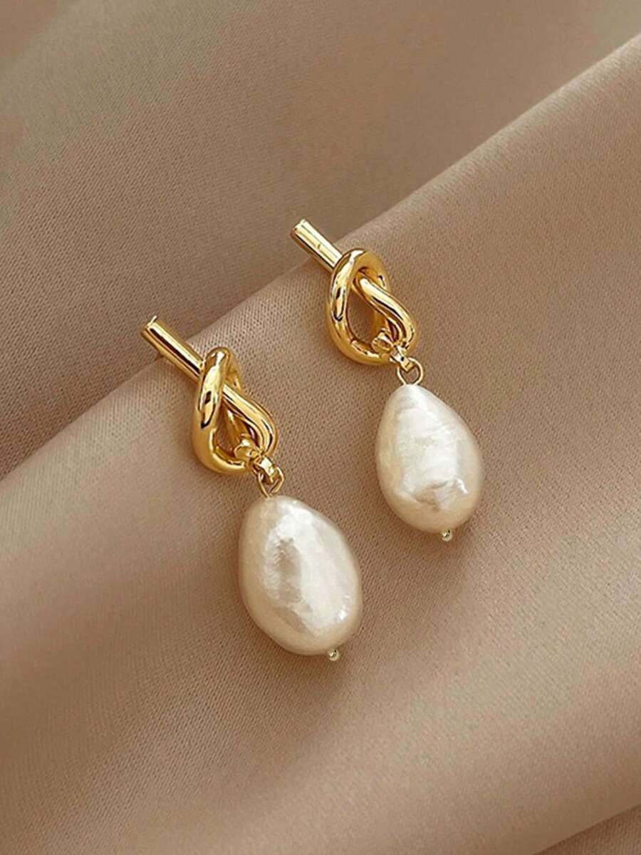 1pair French Vintage Faux Pearl Earrings - Yellow Gold - View 1