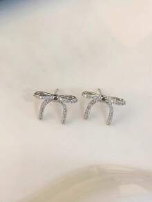 1 par de pendientes de botón elegantes y personalizados de lujo con decoración de lazo, de uso diario y casual de alta gama para mujeres