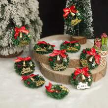 Mini Weihnachtskränze mit goldener Glocke, Puppenhaus Miniatur Weihnachtsbaum Dekoration, künstliche Kränze und Ornamente für Baum, Winterurlaub Heim Dekoration