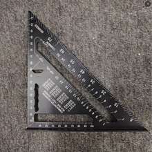 Transportador de precisión de aluminio, escuadra triangular roja de carpintero con borde dentado, ideal para trabajos de carpintería, bricolaje, decoración del hogar y proyectos de diseño, juego de accesorios de herramientas, cantidad claramente marcada, diseño compacto, construcción robusta, accesorios de herramientas resistentes a los arañazos. Adecuado para entusiastas del bricolaje, medición industrial profesional, calibración de equipos de gimnasio, medición de muebles de cocina del hogar y como regalo para caballeros. - Multicolor - Ver 13