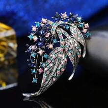 1pc Elegant Leaf-Shaped Crystal Brooch, Suitable For Sweaters, Suits And Jackets - Fashionable Clothing Accessory And Jewelry Decoration