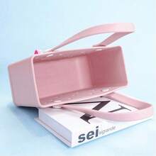 Miniso Snoopy Perforiertes Design Handtasche, leichtes und abriebfestes EVA-Material für Einkaufen und Reisen (1 Stück)