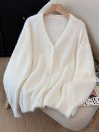 Cárdigan casual de manga larga con hombros caídos y abotonadura sencilla en unicolor para mujer de talla grande, elegante y elegante suéter de piel sintética, blanco