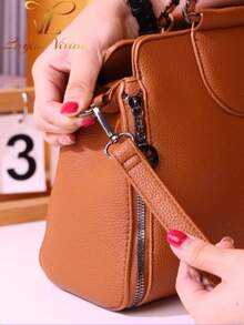 Bolsa Feminina LaytonVivian L015 Edição Clássica com Alça de Corrente e Design Estruturado Minimalista, Elegante e Sofisticado, em Couro PU Premium, com Abertura em Zíper, Alça Lateral Ajustável e Alça de Mão Reforçada – Ideal para Trabalho, Passeios e Eventos Diários. - Marrom - Visão 5