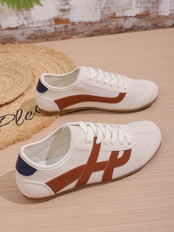 1 Pair Beige Solid Color Casual PU Leather Lace-Up Patchwork Striped Accent Sneakers, Flat Rubber Soft Sole Round Toe, Suitable For Outdoor Wear All Seasons