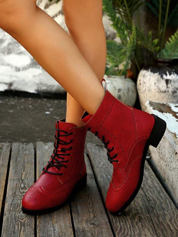 بوت برباط بكعب سميك وأصبع مستدير، خريف/شتاء