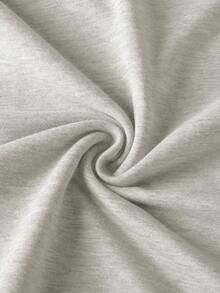 女士休闲宽松印花卫衣，舒适百搭，适合秋冬季穿着。