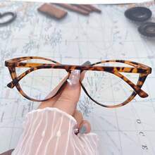 Women's Tortoiseshell Cat Eye Eyeglasses Frame, Versatile For Everyday Wear - Tea Leopard Print - View 2