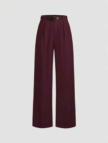 عنابي اللون