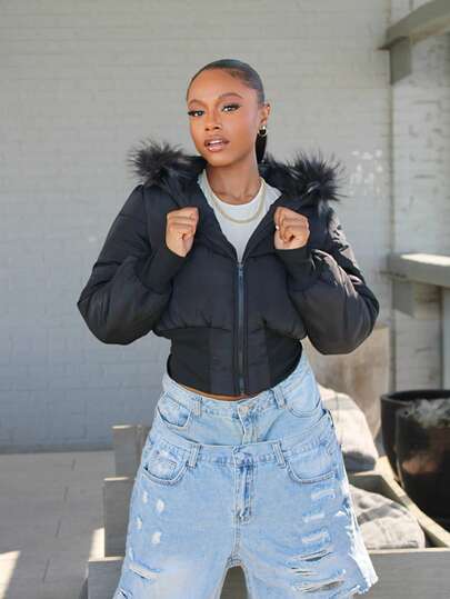 Steph T Manteau matelassé pour femmes avec chapeau en flanelle, pour temps froid ou chaud. Streetwear d'hiver décontracté, avec taille cintrée.