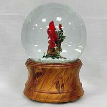 Ashfield & Harkness Winterland - Globo Decorativo de Nieve con Caja de música de Viento y luz Funciona con Pilas(Cardenales) - Tipo 1 - Ver 7