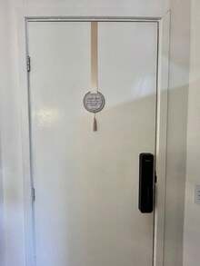 Escapulário de Porta Espírito Santo Placa de Porta de Entrada Proteção Espírito Santo Divino - Bege - Visão 9