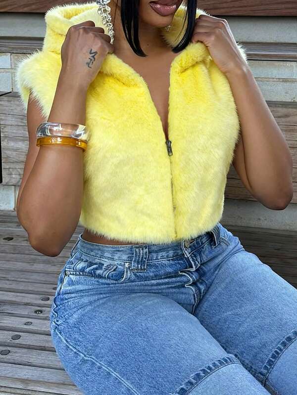 LovelyWholesale Giacca corta con cappuccio e zip, adatta per abbigliamento autunnale e invernale da donna