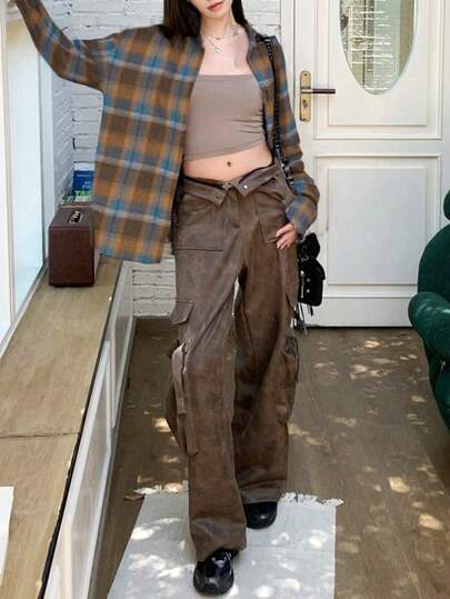 休闲格纹落肩宽松衬衫，适合秋冬季穿着