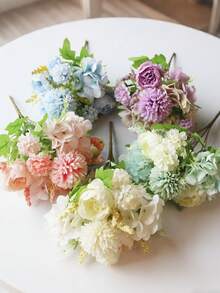 1/2 Stücke künstlicher weißer Blumenstrauß, simulierte Rosen und Pfingstrosen, künstliche Seidenblumen, lebensechte Sträuße mit Grünpflanzen, geeignet für Hochzeiten, Tischdekorationen, Weihnachten, Thanksgiving, Valentinstag Dekorationen, Schlafzimmer, Wohnzimmer, Badezimmer, Heimdekoration, Blumengestecke, Restaurants, Braut-Hochzeitssträuße und Feiertags-Dekorationen