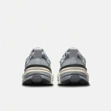 Women's W NIKE V2K RUN Casual Sports Shoes, Low-Top FD0736-003 - Grey - View 4