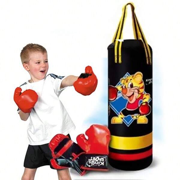 Bakaji Set da Pugilato Giocattolo Bambini Sacco da Boxe con Cassa Effetti Sonori da Appendere e Coppia di Guantoni Gioco Sport in Plastica Giallo e Rosso con Decorazione Tigre