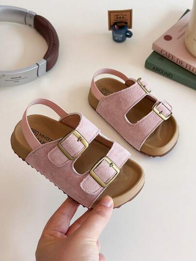 1 Đôi dép xăng đan cho bé gái, trang trí khóa kim loại, chất liệu da lộn, thoải mái và dễ đi, cổ thấp hở ngón chân, quai khóa, kiểu gót phẳng, dép xăng đan phong cách thường ngày cổ điển, thích hợp cho đi học hàng ngày và chơi ngoài trời vào mùa hè
