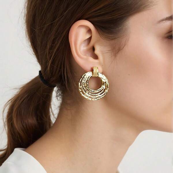1 Pair New Fashion Elegant Asymmetrical Geometric Circle Stud Earrings