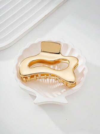1pcs2025The New Golden Hollowed-Out Glossy Hair Clip Is Suitable For Casual Outings And Daily Wear. Hair Claw Winter Hair Accessories Fashion Claw Clips