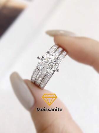 三件套精美华丽皇冠三件套钻石戒指套装，含2.0克拉莫桑石戒指，925纯银材质，适合作为订婚礼物、送给妻子或新娘的精美珠宝。