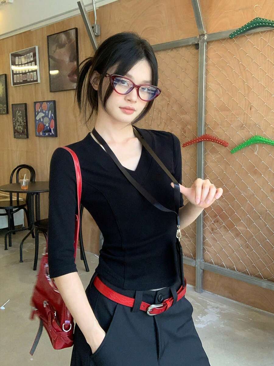 V领七分袖修身打底衫长袖T恤女款，短款露脐休闲黑色春季上衣 - 黑色 - 查看 1