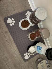 1 pieza Estera absorbente y antifugas para alimentación de perros y gatos con diseño de espiguilla y huella, de secado rápido y fácil de limpiar, ideal como regalo para amantes de perros y gatos, en color negro