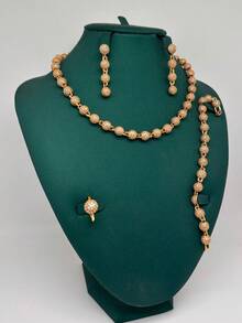 4 件套奢华全水钻首饰套装：项链、耳环、戒指、手链、闪亮白/黑色方晶锆石、女士派对、婚礼、新娘、中东、沙特、迪拜 - 金色 - 查看 3