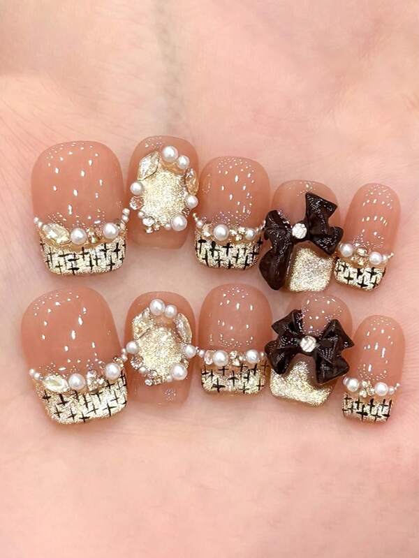 10pcs Pure Handmade Press On Nails Medium Nails Square Nails With A Nude And Transparent Base Color, It Is Complemented By Golden Glitter, Metallic Checkered Patterns And A Deep Brown Three-Dimensional Bow