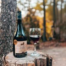 296毫升手工吹制勃艮第水晶玻璃杯，采用无铅强化玻璃制成，具有抗冲击和防碎裂技术，耐热耐冷，球形设计，适用于果汁/咖啡/茶，是餐饮/派对/婚礼的理想之选，也是完美的礼品。