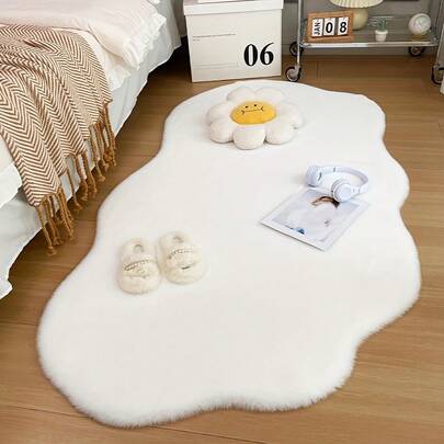 1pc Asymmetrical Fluffy White Carpet, Soft Decorative Floor Mat For Bedroom, Bedside, Uneven Size With 1-5cm Cutting Error, Home Decor, Small Rug, Carpet, Living Room Decor, Outdoor Rug, Washable, Plush, Fuzzy, Autumn/Winter, Thick/Furry