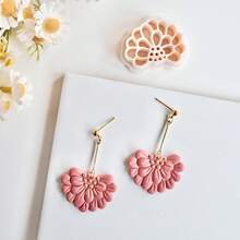 Embossed Flower Shape Polymer Clay Cutter For Jewelry Making Spring Petal Soft Pottery Clay Cutters For Earring Making Boho Floral Polymer Clay Embossing Molds For Pendant Necklace Making Jewelry Stud Making Tools
