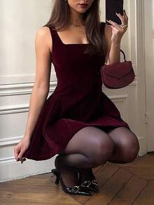 فستان مصغر أنيق من الحرير المخمل بخصر مشدود وظهر مكشوف، مناسب للاستخدام اليومي والمناسبات والعطلات والعشاء الرسمي وعيد الميلاد والخريف/الشتاء، باللون البرغندي - عنابي اللون - مشاهدة 5