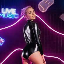 Long Sleeve Metallic Bodysuit Women Shiny Dance Leotard Turtleneck Latex Bodysuit{Inchsize_nameinch:InchX-Large(UniqueSeller-Ahkqam-FBA)Inch,Inchcolor_nameinch:InchBlackinch} - 黑色的 - 查看 4