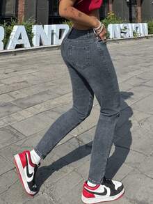 Women's Denim Skinny Jeans In Black Long Length With Pockets Buttons And Zipper Detail Medium Stretch For Comfort And Style - 灰色 - 查看 4